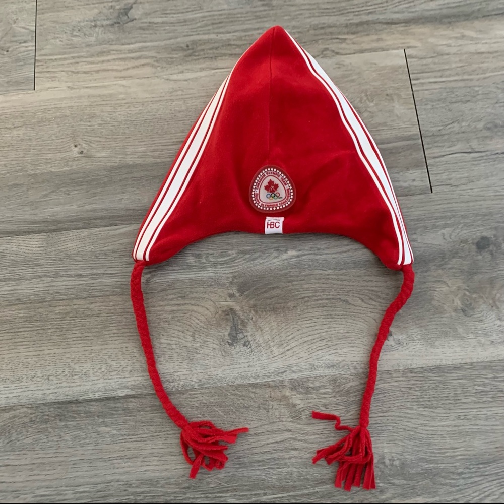 HBC 2006 Olympic red Toque Youth OS Official Outfitters Canada tassels Hat